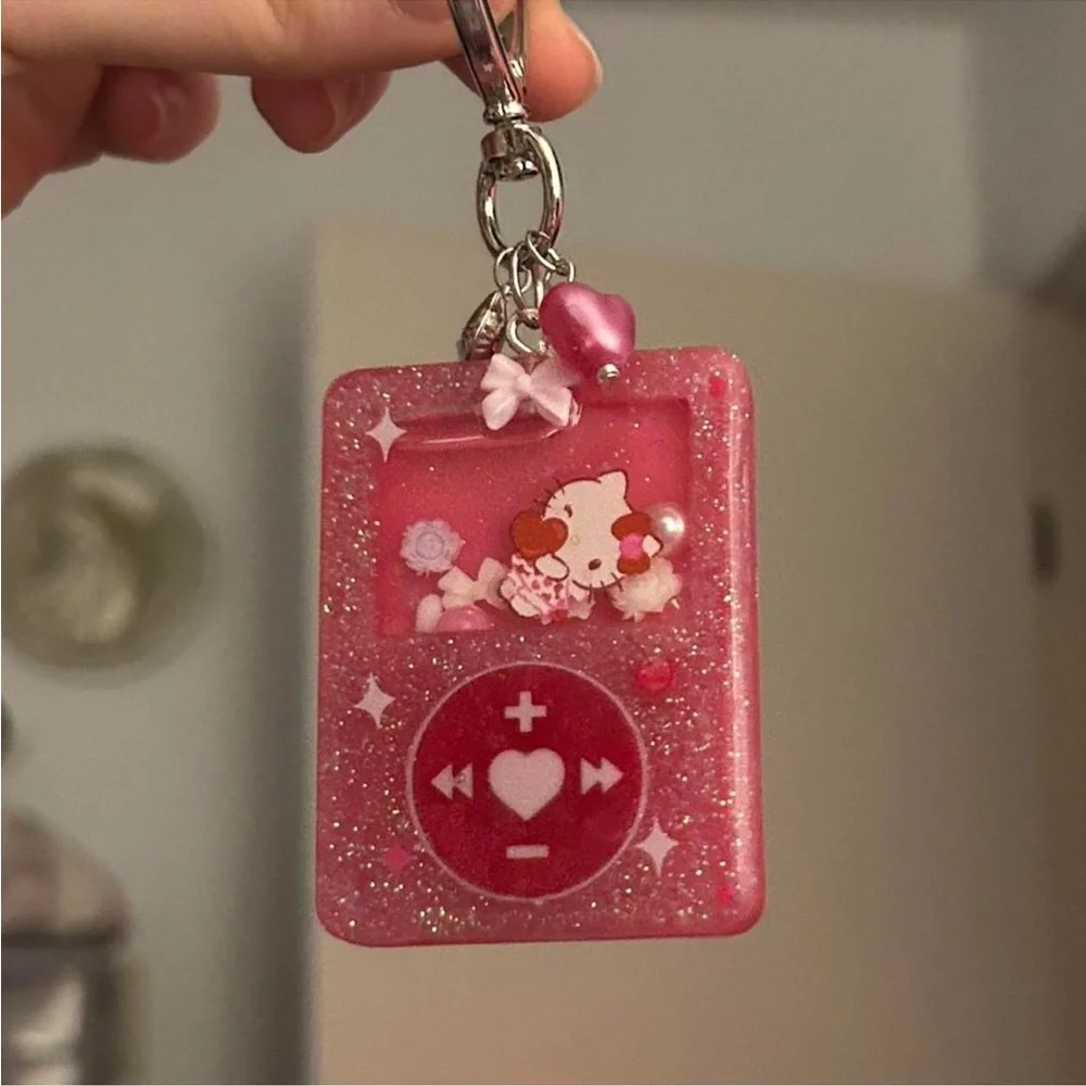 Hello Kitty Keychain - Picture 2 of 4